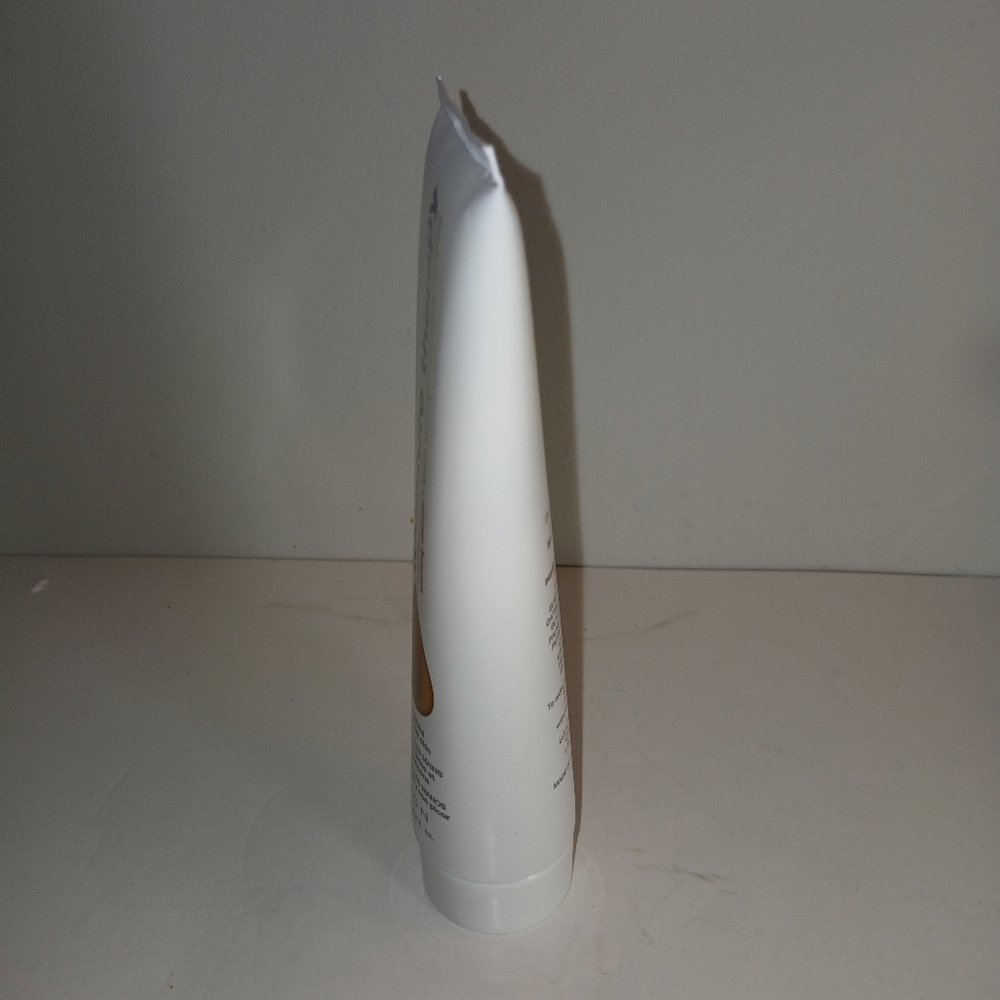 Hand Cream - Picture 3 of 3